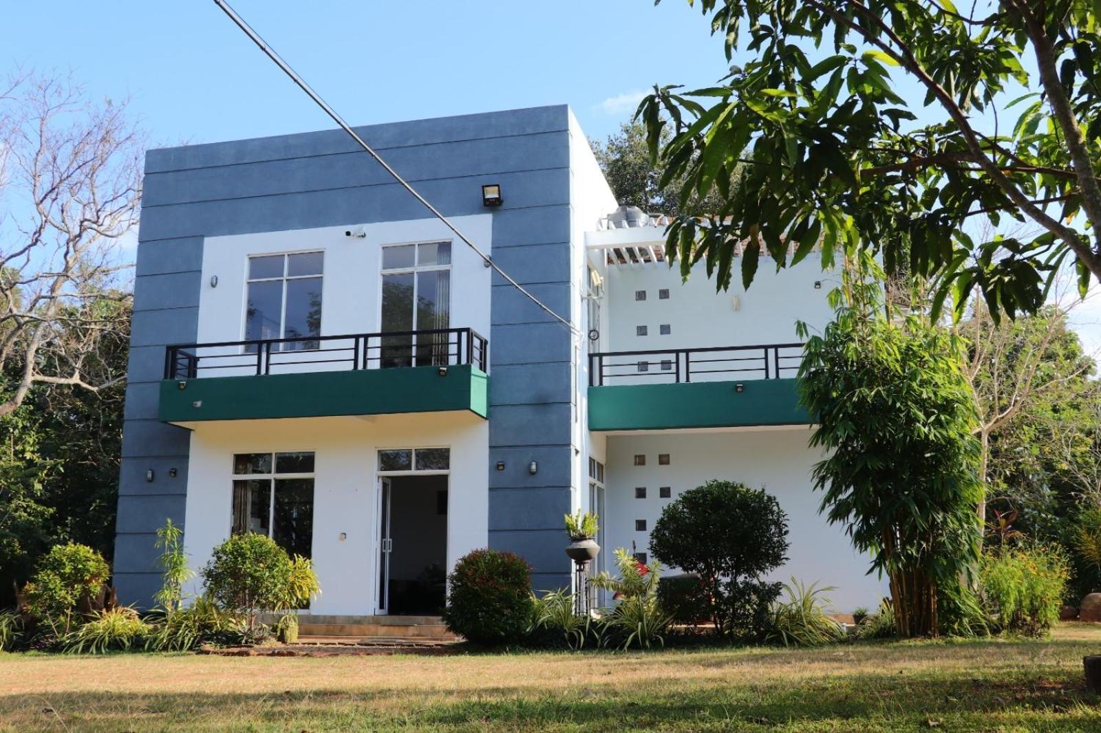 Peacock Resort Anurâdhapura Extérieur photo