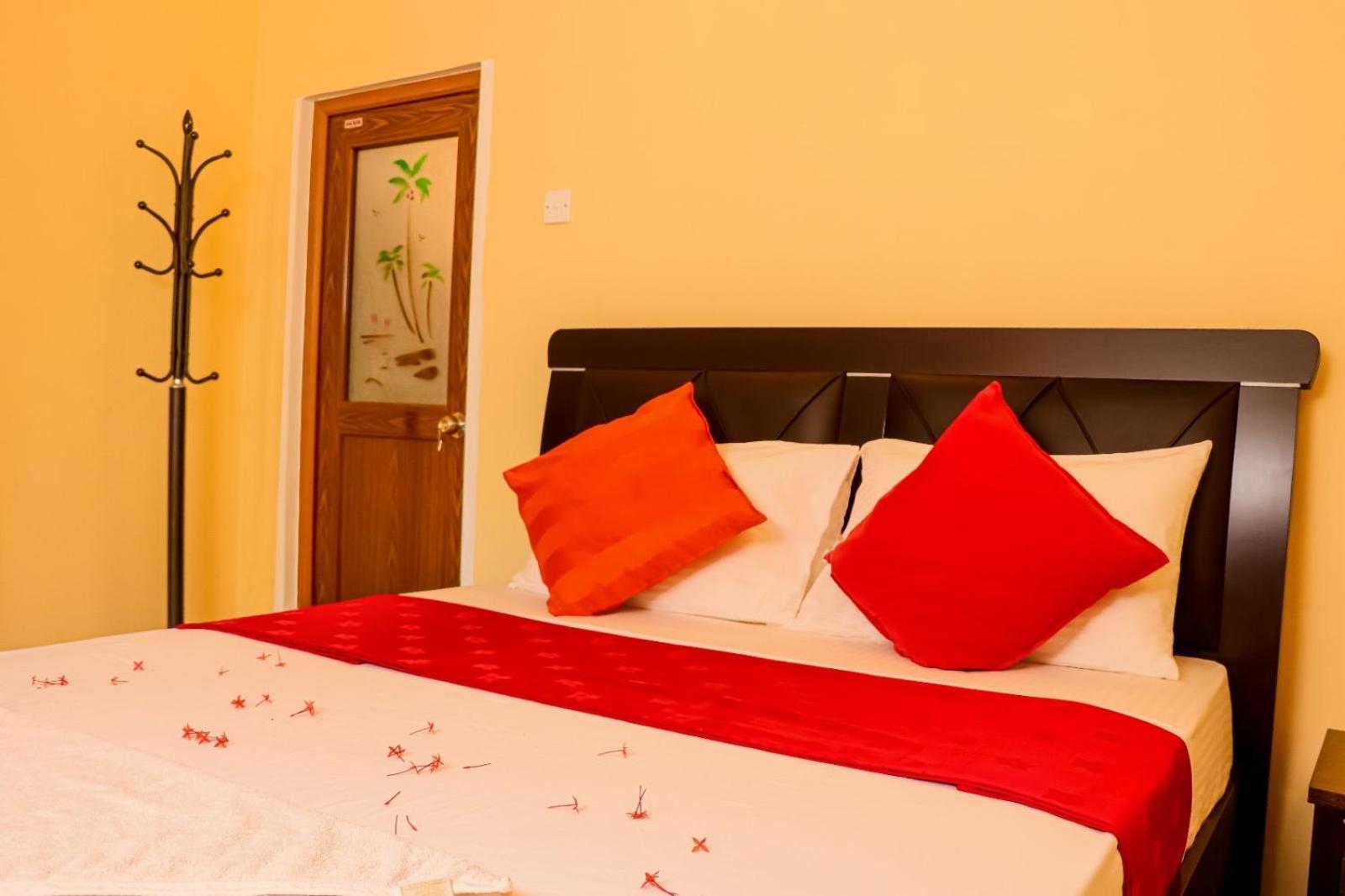 Peacock Resort Anurâdhapura Extérieur photo