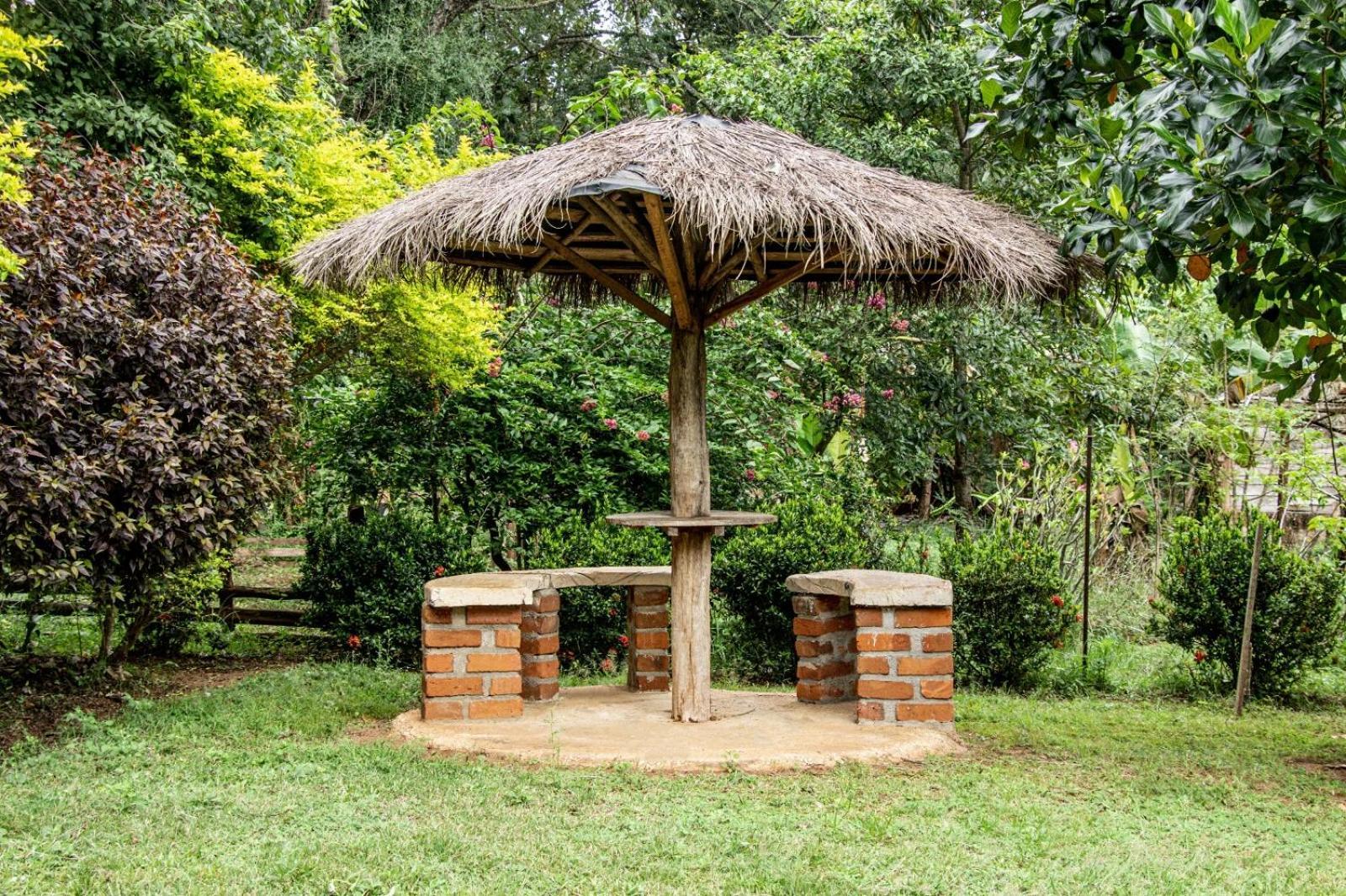 Peacock Resort Anurâdhapura Extérieur photo