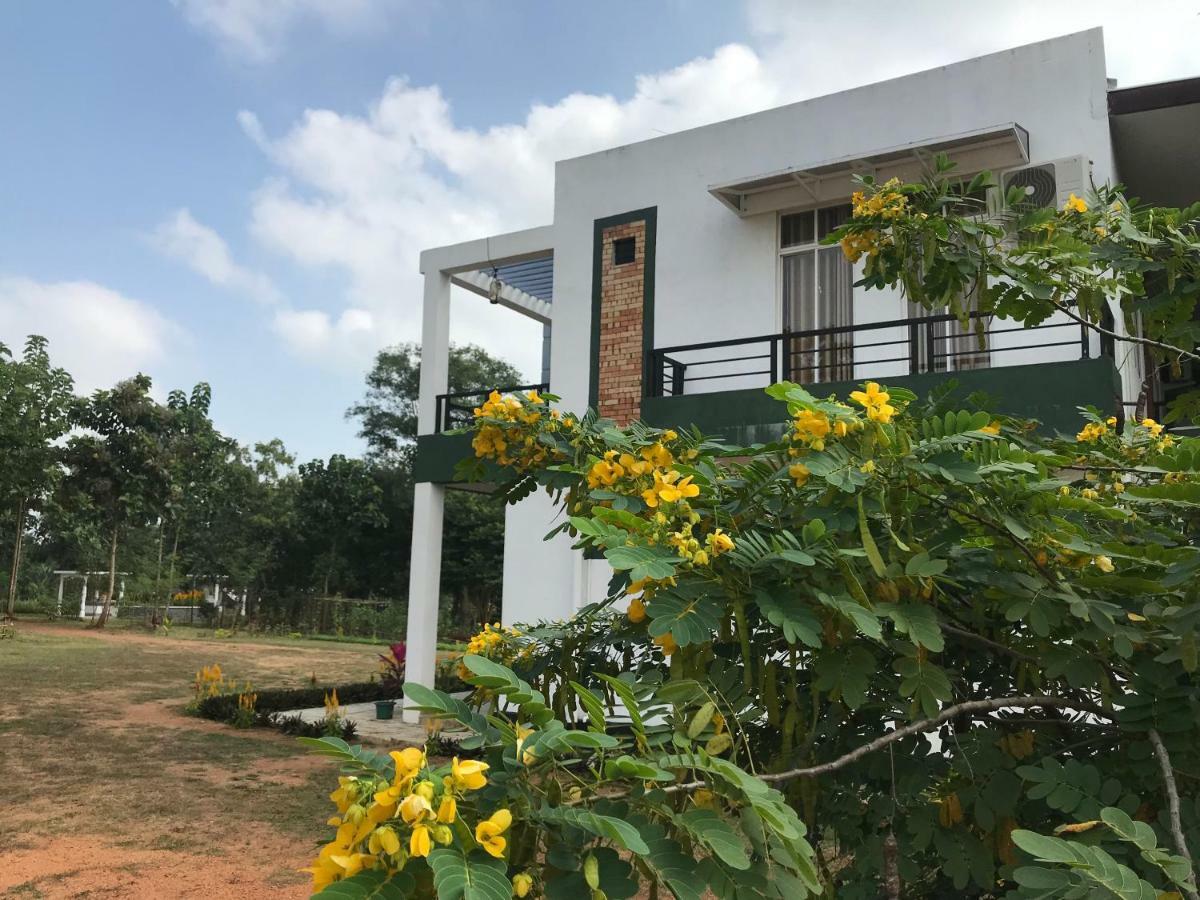 Peacock Resort Anurâdhapura Extérieur photo